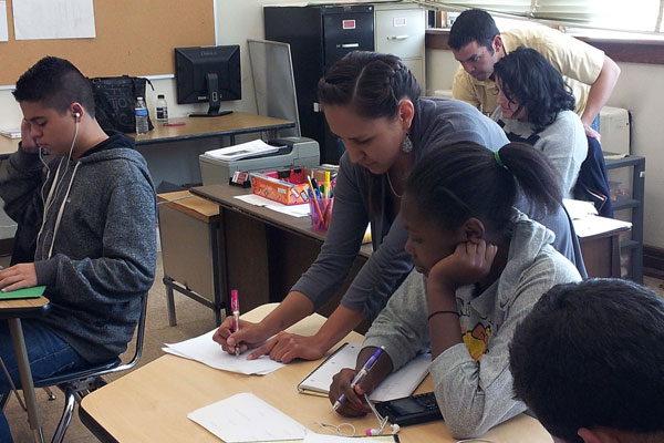 SIUE Upward Bound Math and Science Students Look at Pills and Digestion